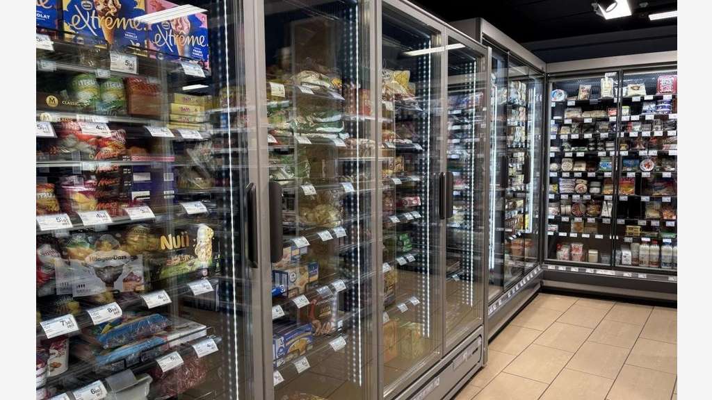 Vente supérette Carrefour Montagne à Bozel centre