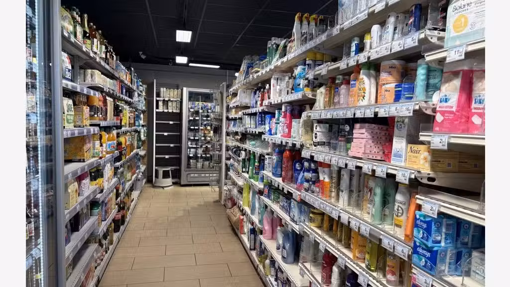 Vente supérette Carrefour Montagne à Bozel centre