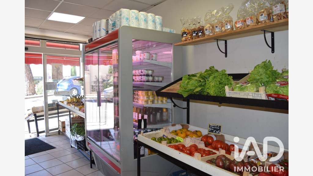 Vente épicerie de renom à Châteauneuf-de-Gadagne