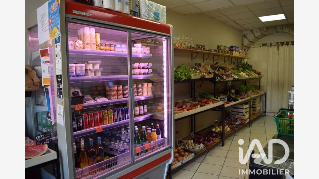 Vente épicerie de renom à Châteauneuf-de-Gadagne