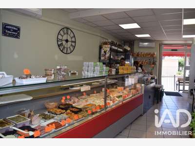 Vente épicerie de renom à Châteauneuf-de-Gadagne