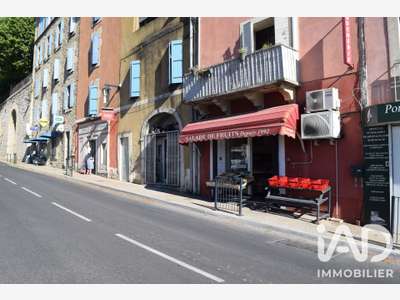 Vente épicerie de renom à Châteauneuf-de-Gadagne