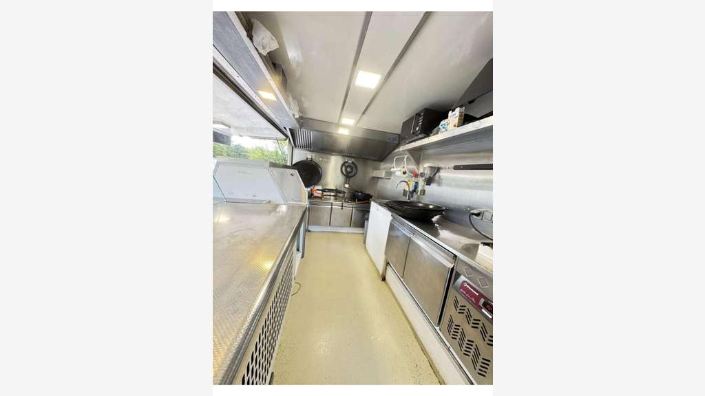 Vente FDC food truck rentable Châteauneuf-le-Rouge