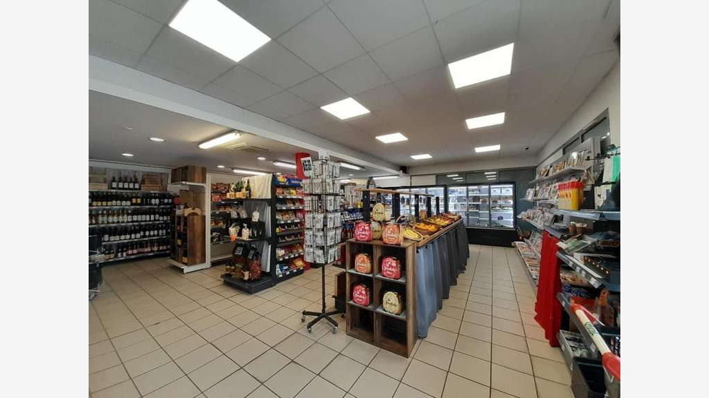 A vendre FDC Vival tabac FDJ 110m² village du 17