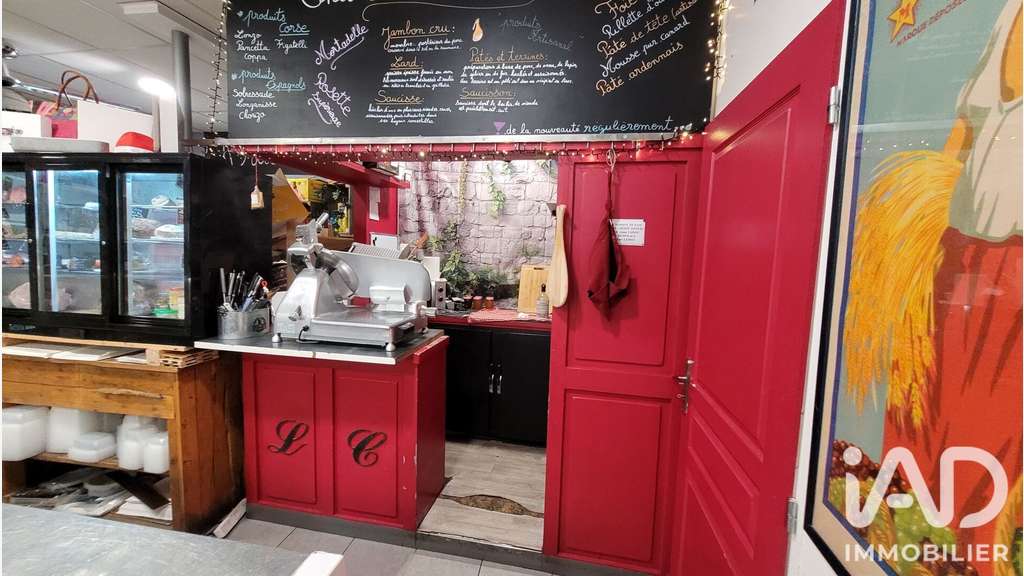 Vente FDC épicerie avec terrasse à Cheval-Blanc