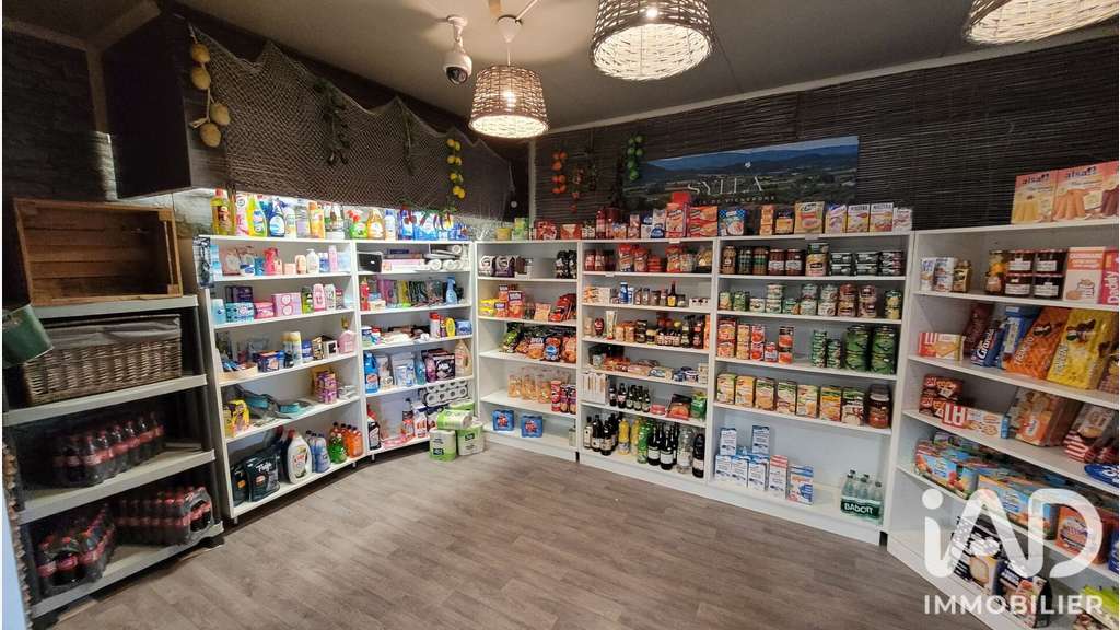 Vente FDC épicerie avec terrasse à Cheval-Blanc