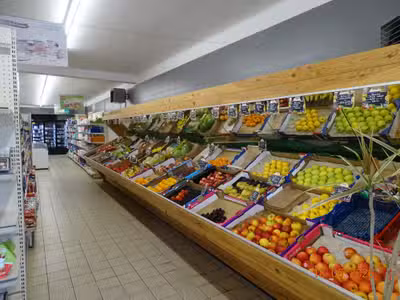 AV superette 280m² en centre ville Mur de Bretagne