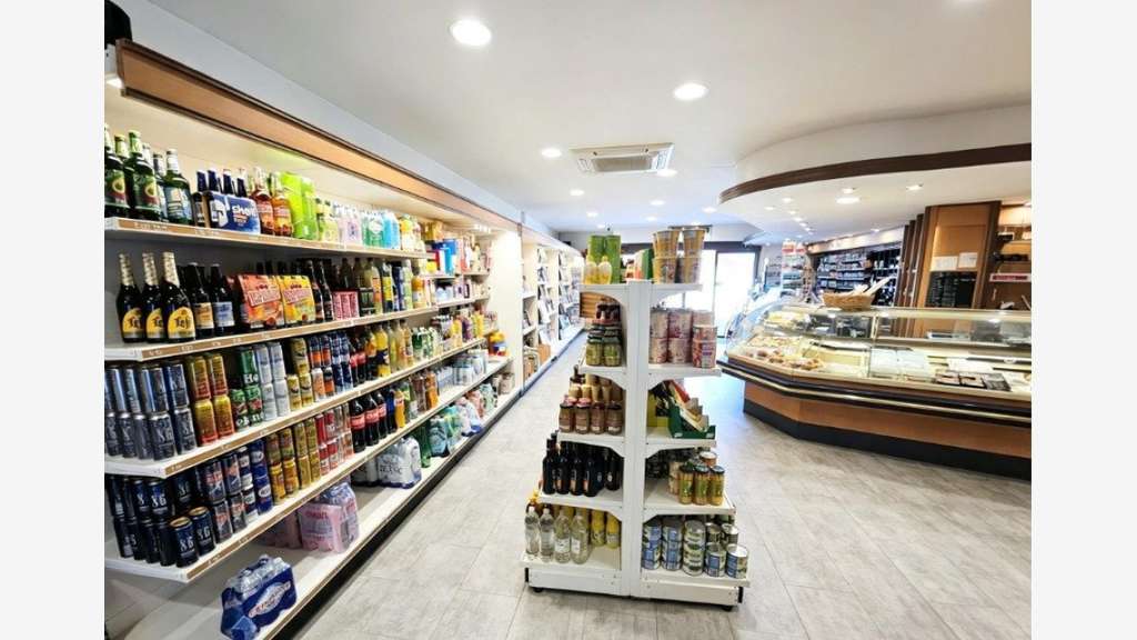 Vente commerce multiactivités à fort potentiel 68