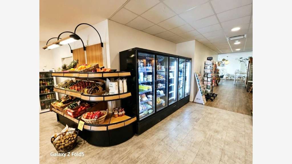 Vente commerce multiactivités à fort potentiel 68