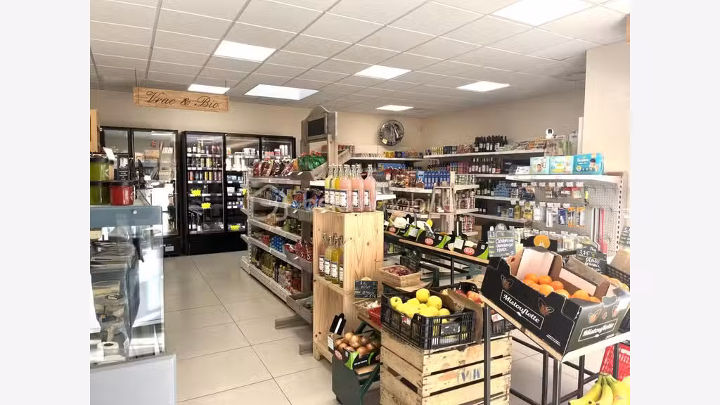 A vendre épicerie multiservices à Vallières 