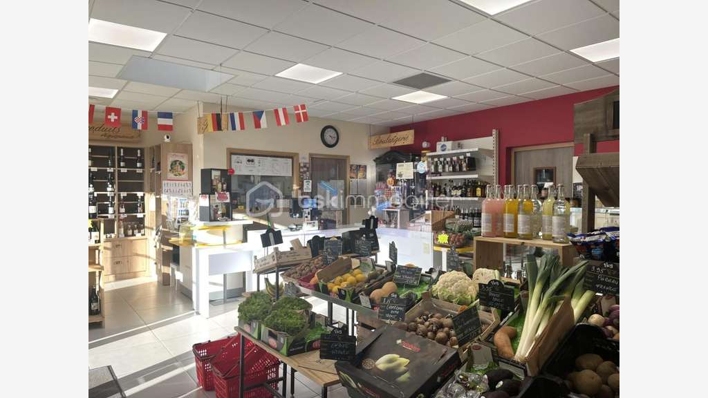 A vendre épicerie multiservices à Vallières 