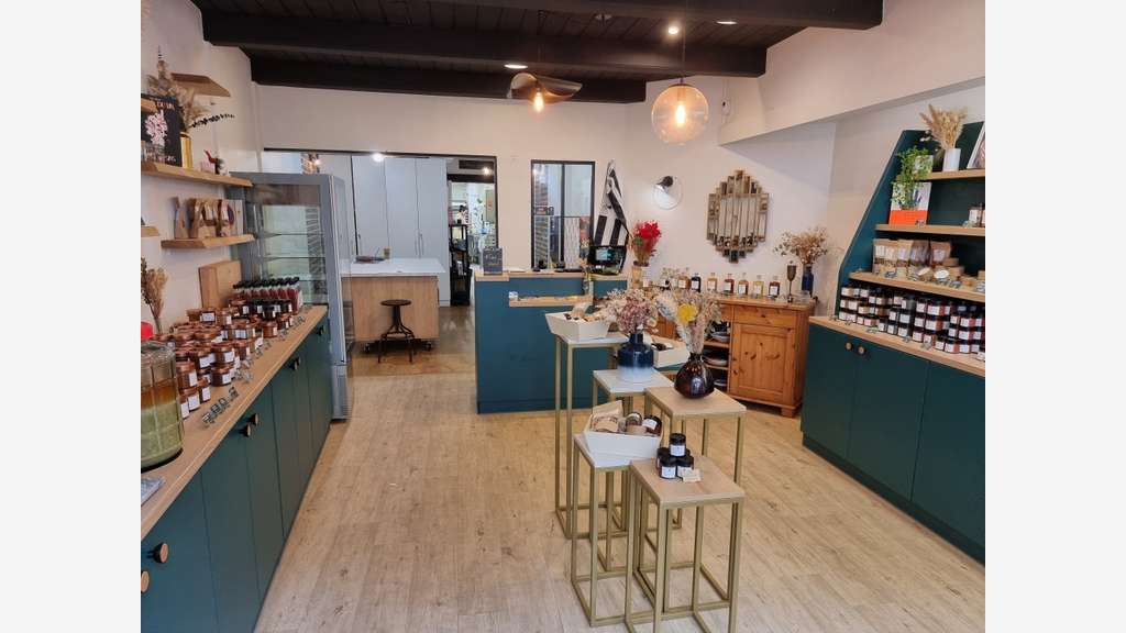 Vente épicerie fine pâtisserie à Vannes centre