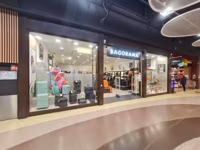 AV FDC bagagerie 180m² empl premium Chambourcy