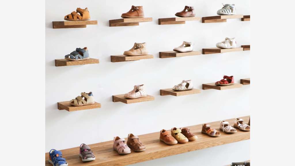 AV FDC chaussures et prêt à porter enfants à Dinan