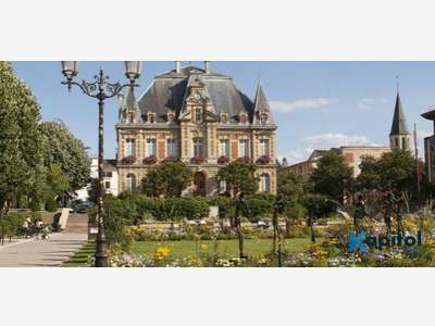 FDC prêt à porter Emplacement N°1 à Rueil