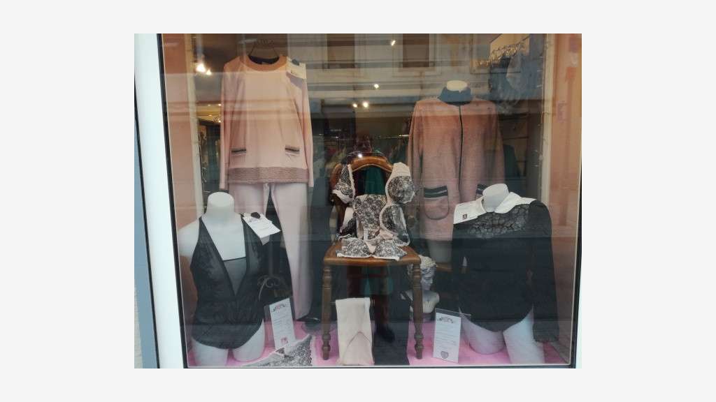 Vente magasin vêtements lingerie sur Montbéliard