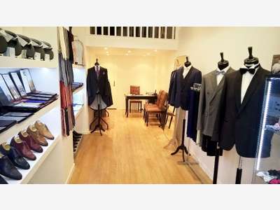 A vendre FDC costumes fort potentiel à Lyon