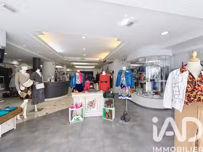 Vente commerce habillement-textile à Rochefort
