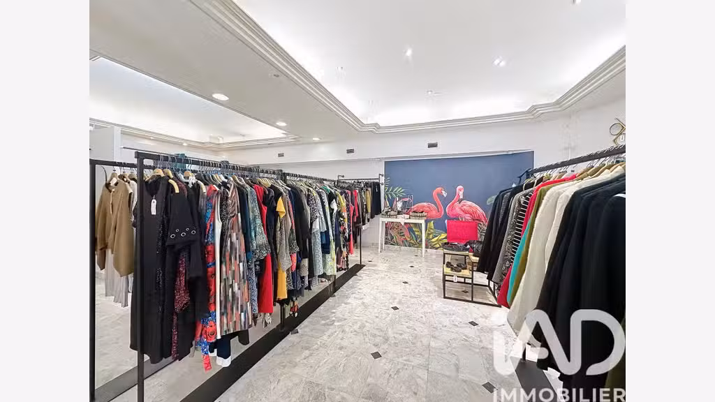 Vente commerce habillement-textile à Rochefort