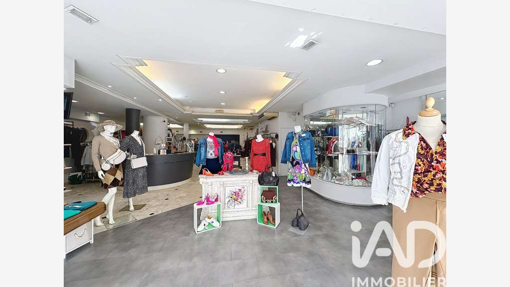 Vente commerce habillement-textile à Rochefort