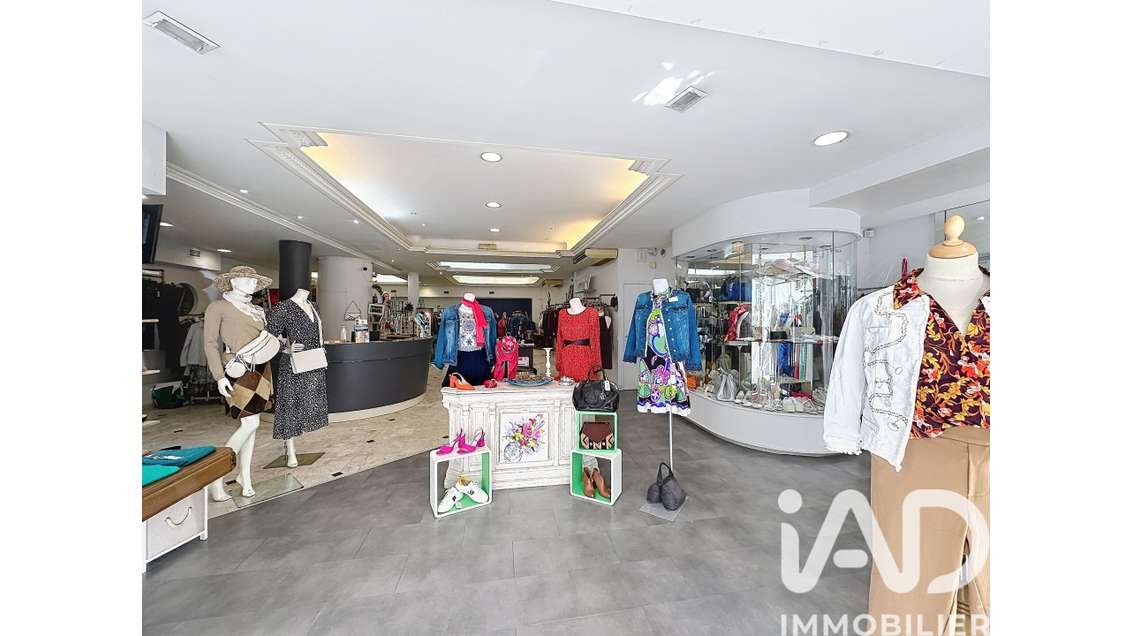 Vente commerce habillement-textile à Rochefort