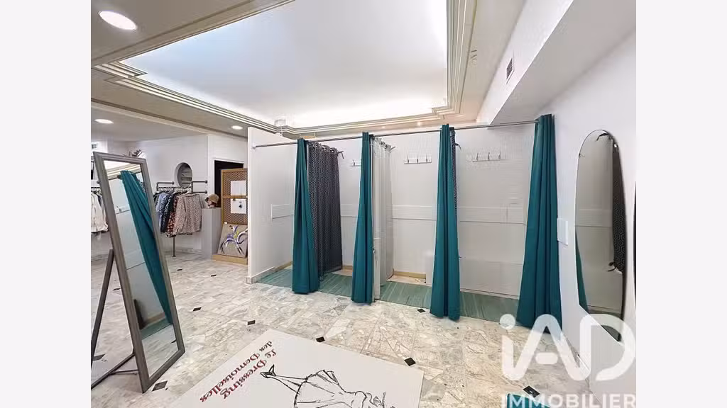 Vente commerce habillement-textile à Rochefort