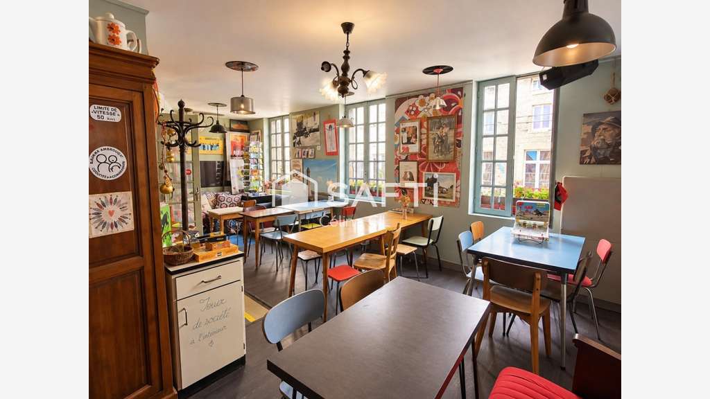 A vendre murs + fonds bar à Josselin centre