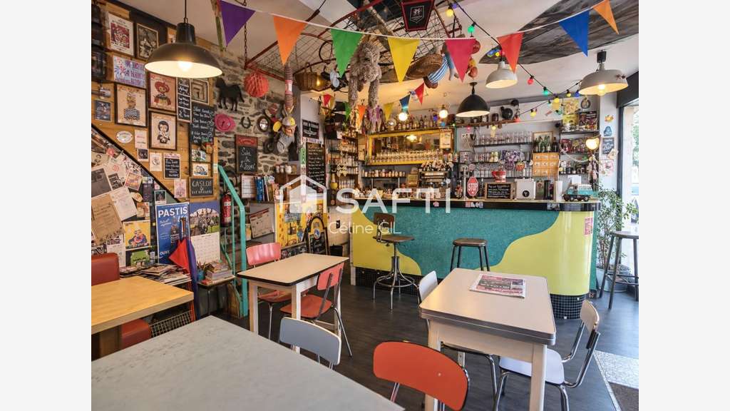 A vendre murs + fonds bar à Josselin centre