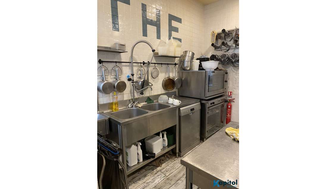 Cède petite restauration Paris 12e rue commerçante