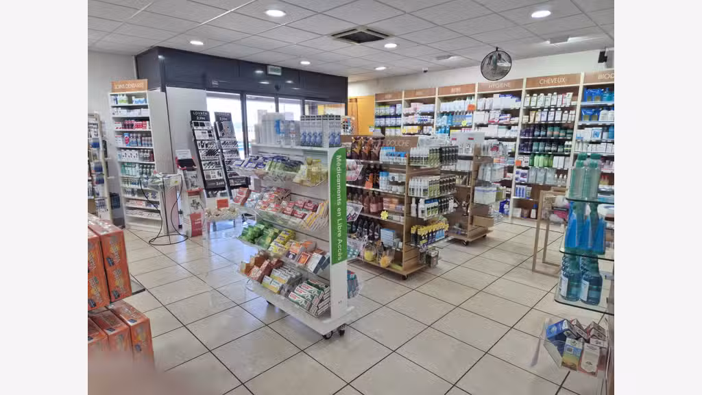 Pharmacie rentable sans concurrence directe Drôme