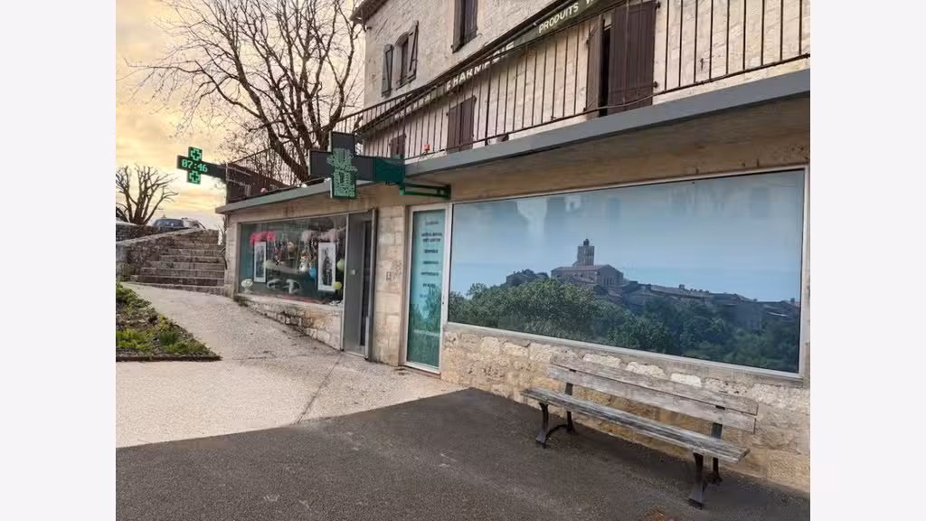 Pharmacie à vendre dans une commune dynamique 82