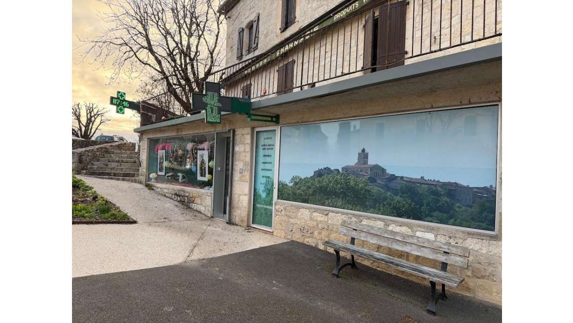 Pharmacie à vendre dans une commune dynamique 82