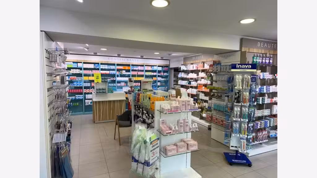 Pharmacie à vendre dans une commune dynamique 82