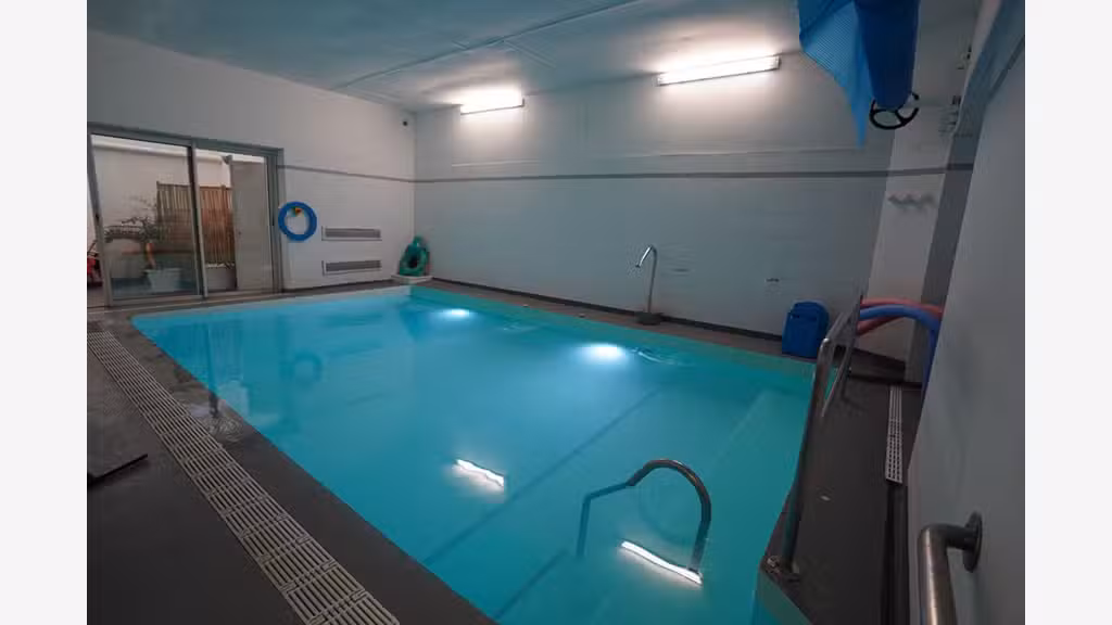 AV piscine pro équipée à Lézignan-Corbières