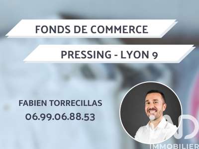 Vente pressing dans rue commerçante à Lyon 69009