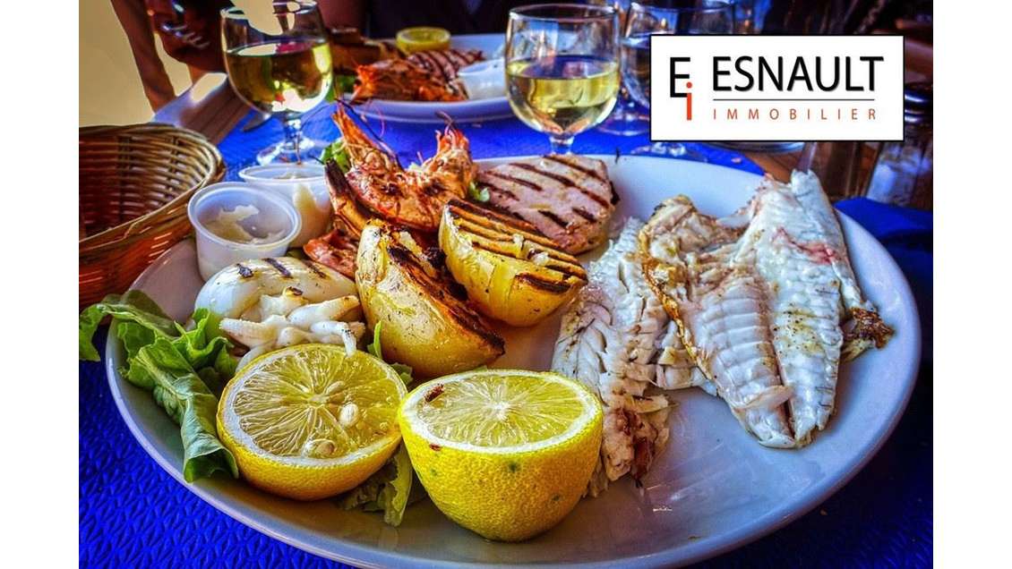 Cède restaurant 85 couverts sur quai à Sète