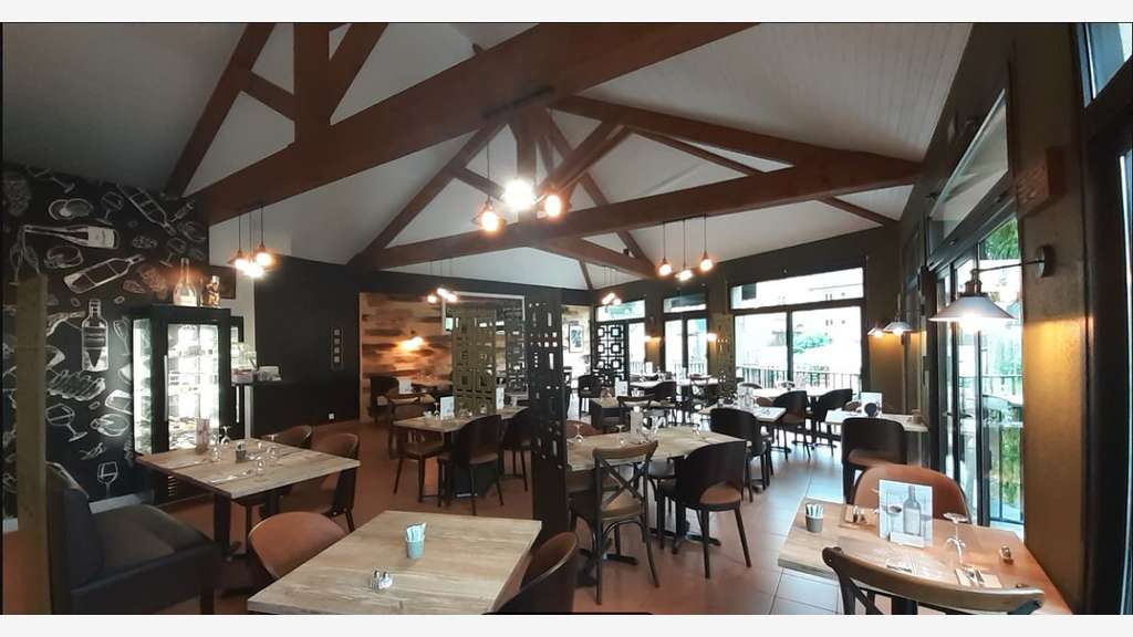A vendre restaurant terrasse en Nord Mayenne (53)