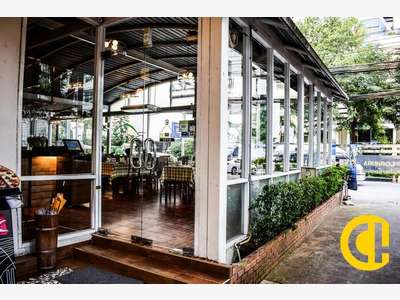 A vendre restaurant d'angle à Lyon 69007