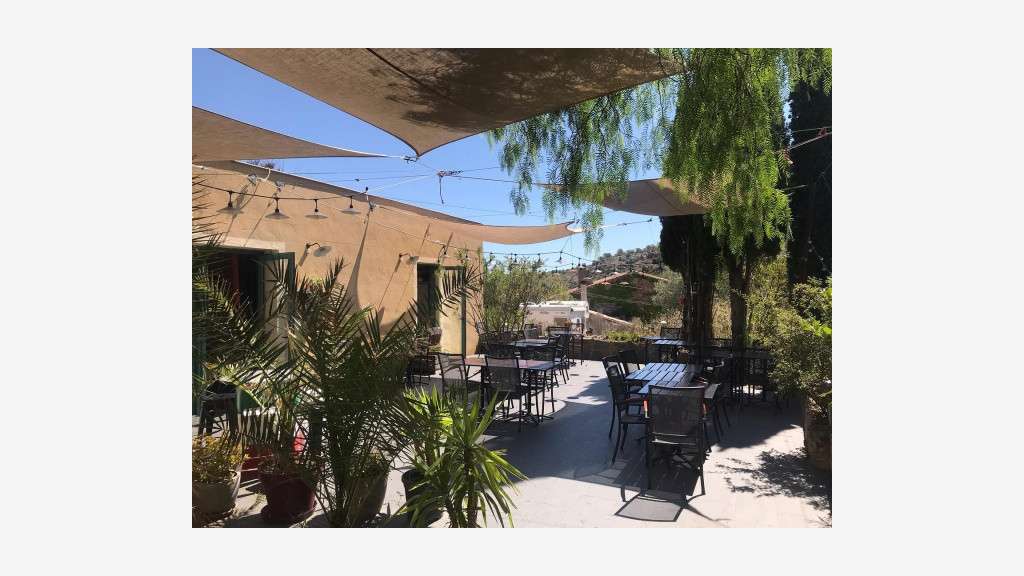 Vente restaurant 30 couverts au pied des vignes 11