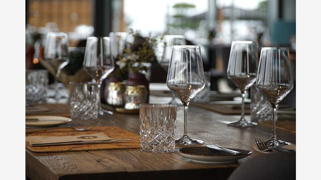 AV restaurant terrasse en quartier touristique Bdx