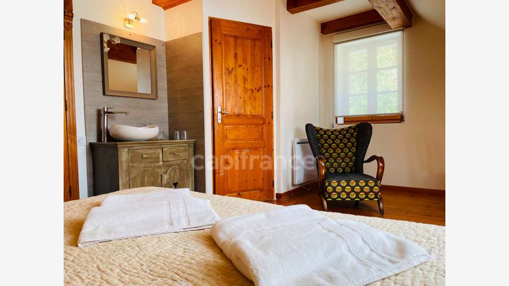 A vendre restaurant chambres Baume Les Messieurs