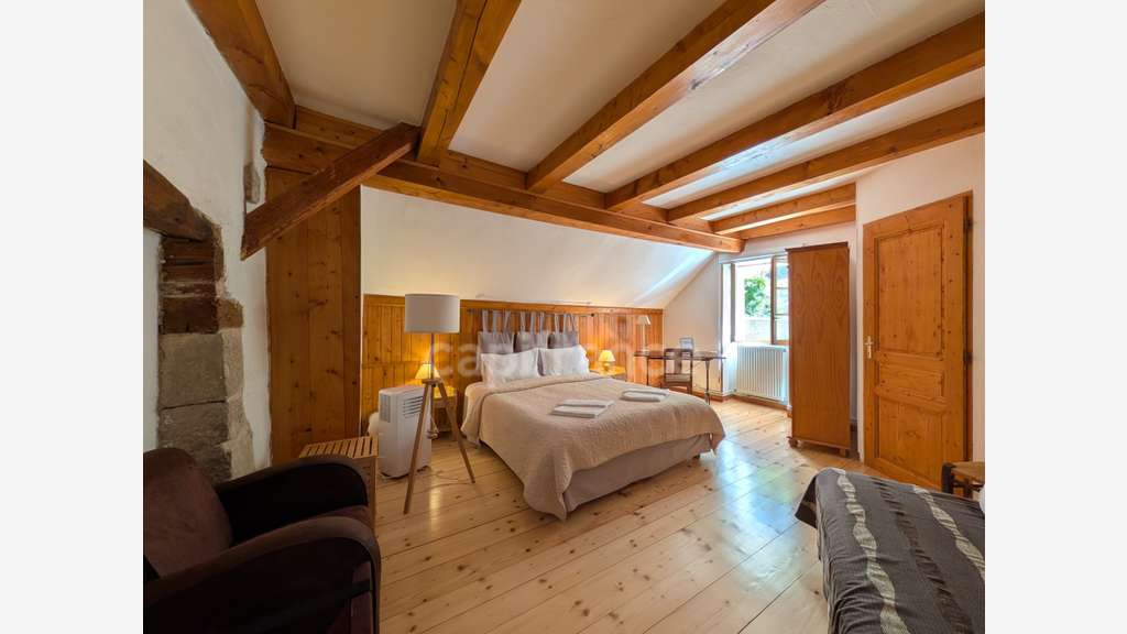 A vendre restaurant chambres Baume Les Messieurs
