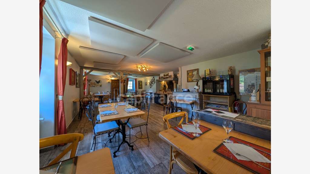 A vendre restaurant chambres Baume Les Messieurs