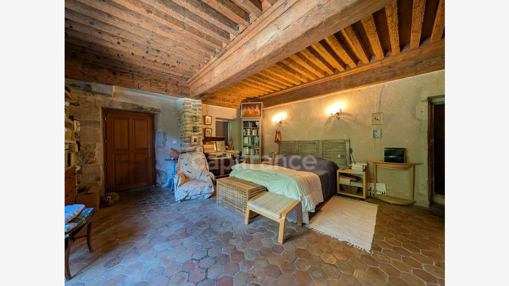 A vendre restaurant chambres Baume Les Messieurs