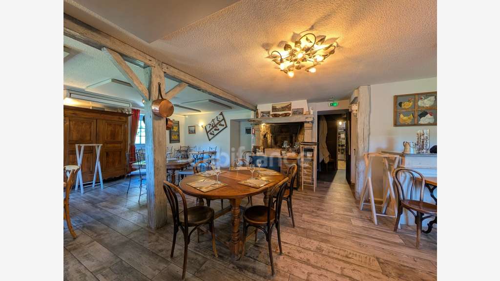A vendre restaurant chambres Baume Les Messieurs