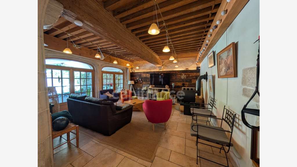 A vendre restaurant chambres Baume Les Messieurs