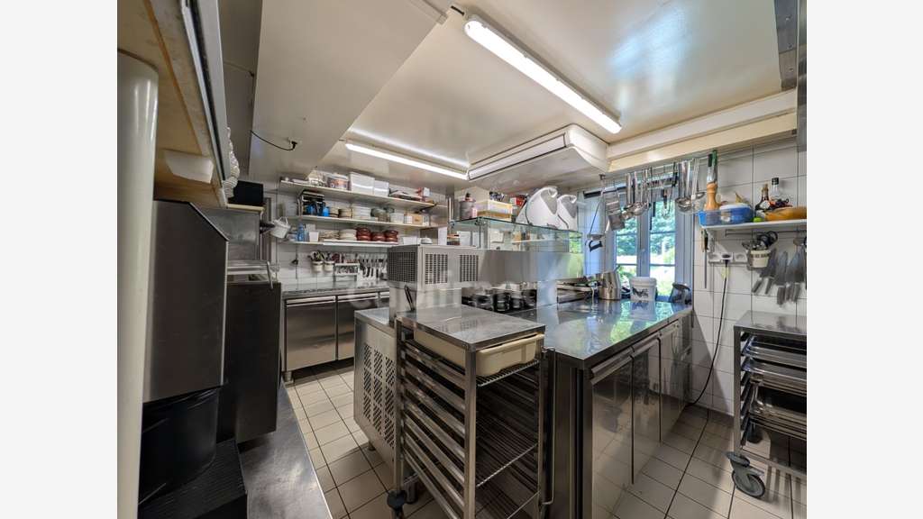 A vendre restaurant chambres Baume Les Messieurs