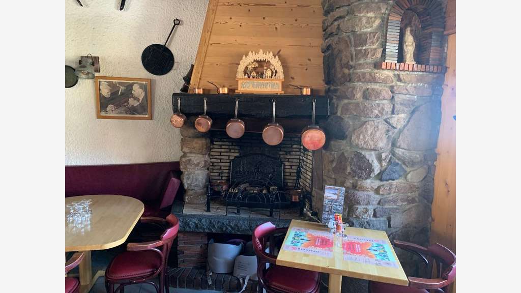 Bar restaurant à vendre station de ski réputée 63