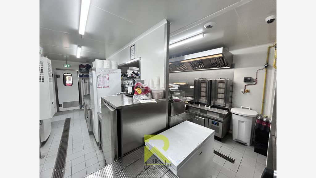 Cède restauration rapide pizzeria à Béziers centre