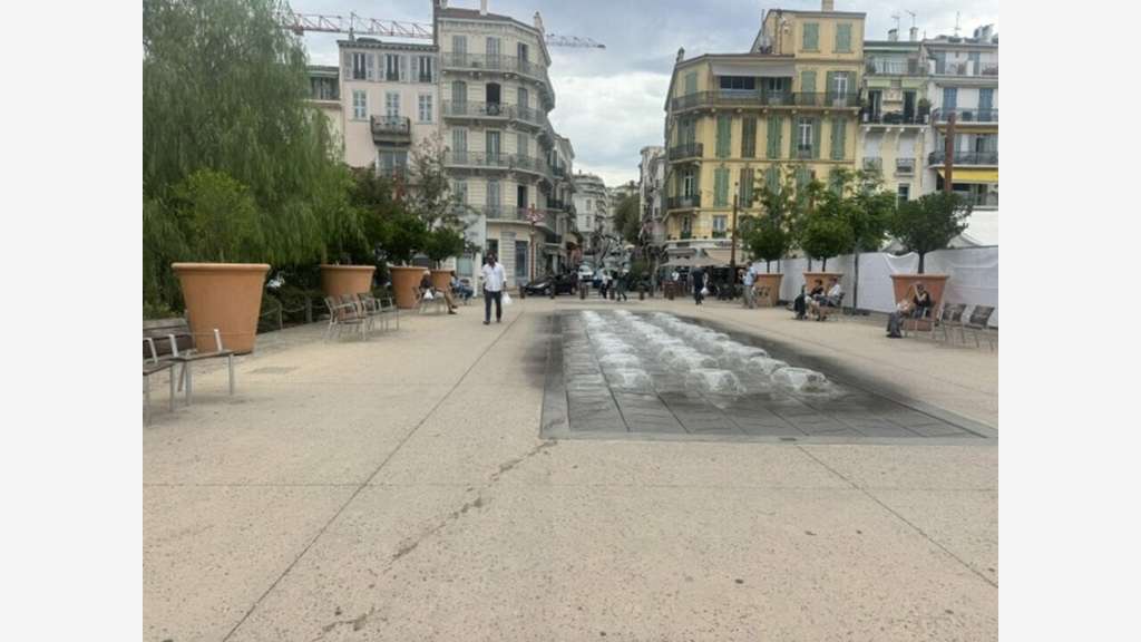 Vente FDC 130 cvts sur emplacement n°1 à Cannes